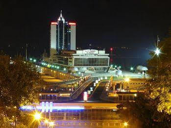 Odessa Hotel Bagian luar foto