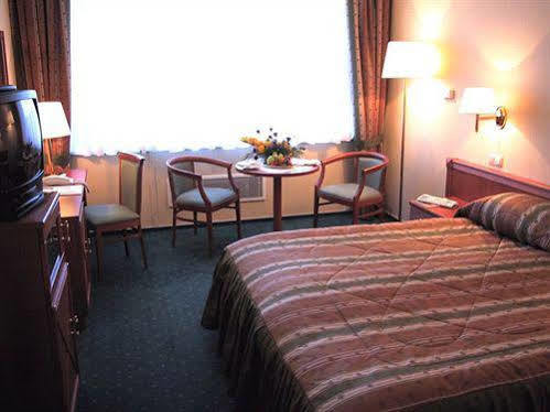 Odessa Hotel Bagian luar foto